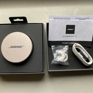 Bose Sleepbuds II with White Accessories